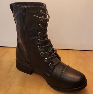 Black Boot
